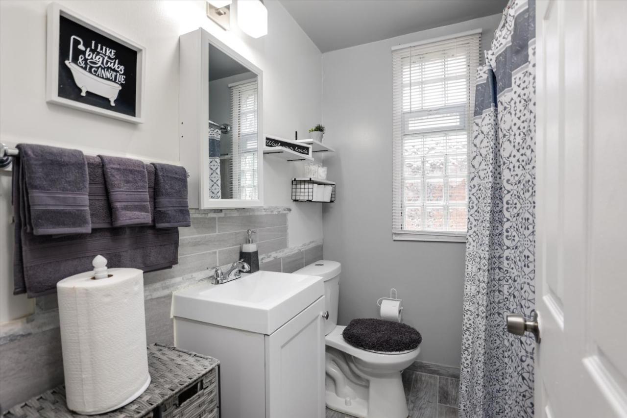 Modern & Cozy East Side Gem ~ Queen Beds ~ Parking Detroit Eksteriør bilde