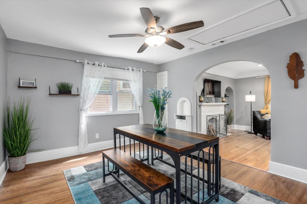 Modern & Cozy East Side Gem ~ Queen Beds ~ Parking Detroit Eksteriør bilde